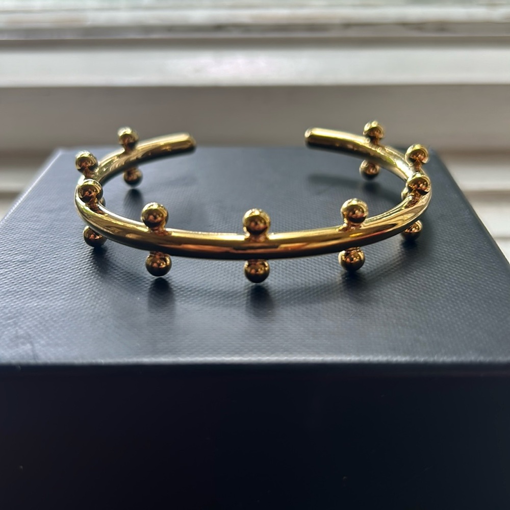Gold bracelet